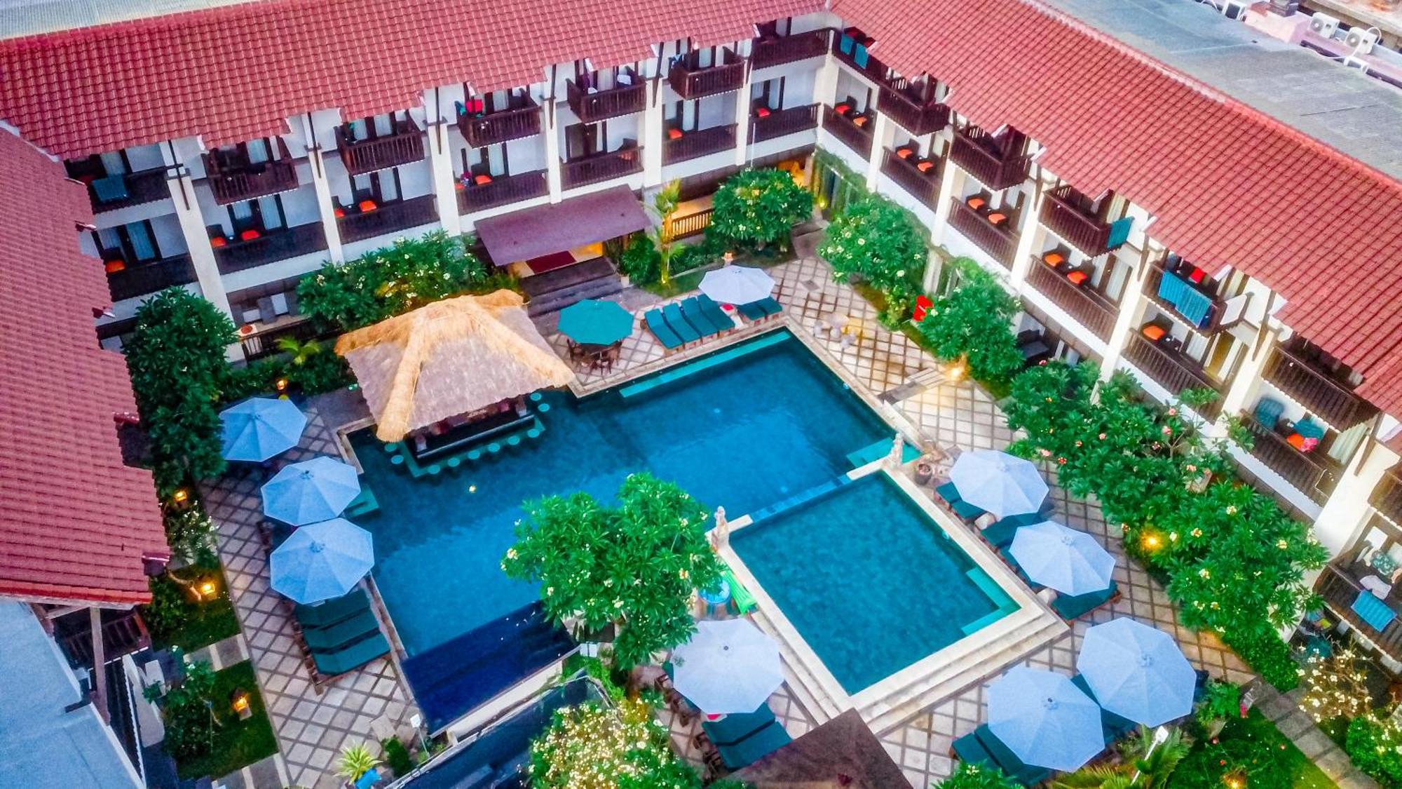 The Lokha Legian Resort & Spa Exterior photo