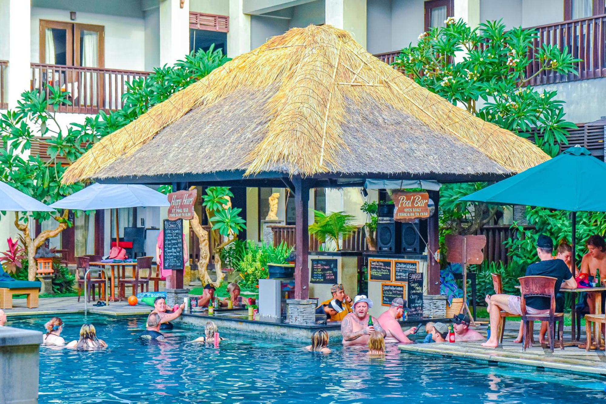 The Lokha Legian Resort & Spa Exterior photo