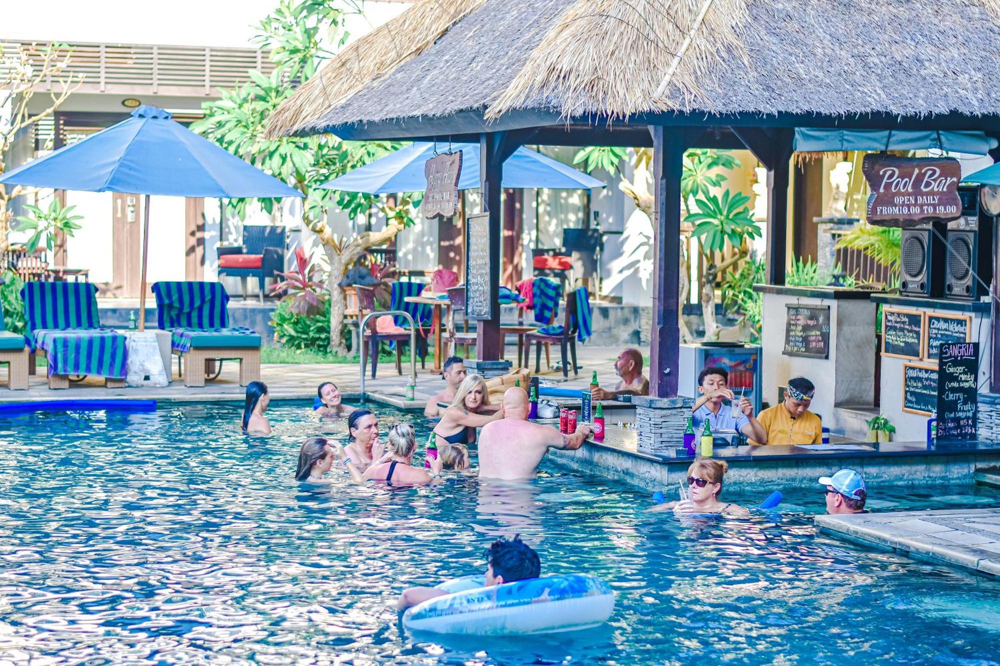 The Lokha Legian Resort & Spa Exterior photo