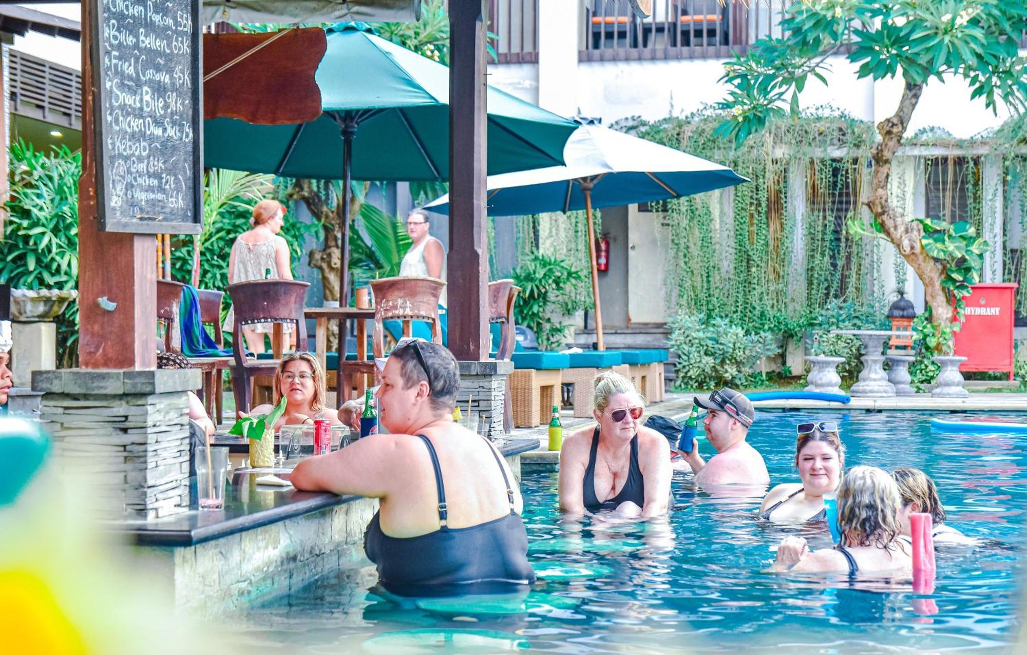 The Lokha Legian Resort & Spa Exterior photo