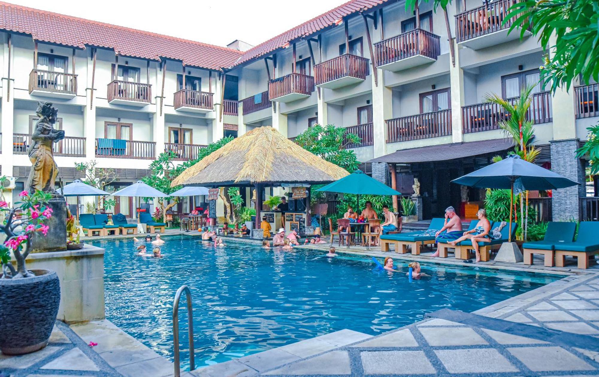 The Lokha Legian Resort & Spa Exterior photo