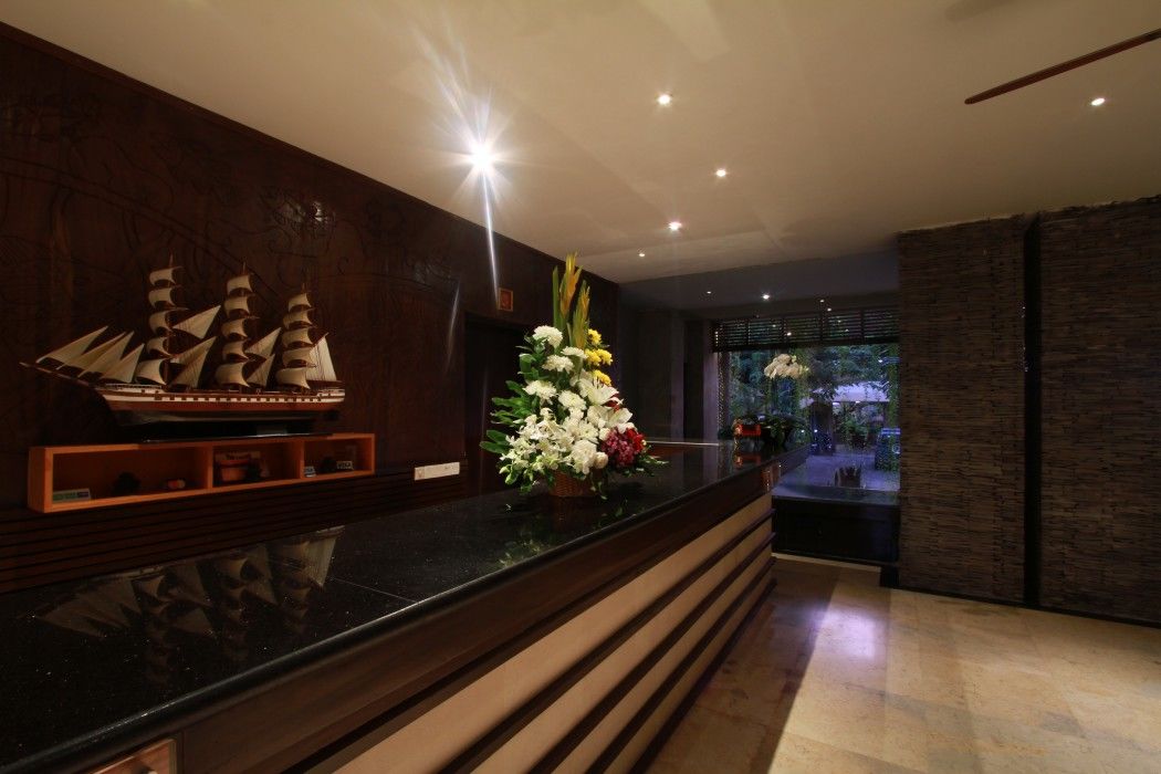 The Lokha Legian Resort & Spa Exterior photo