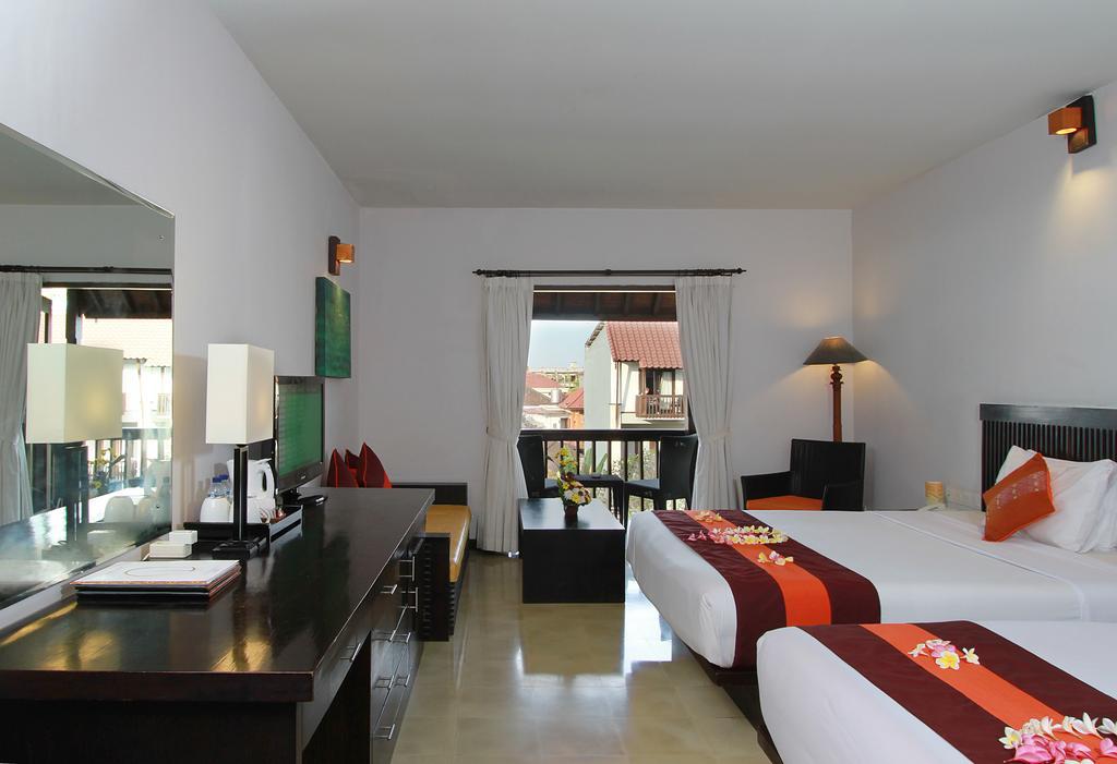 The Lokha Legian Resort & Spa Exterior photo
