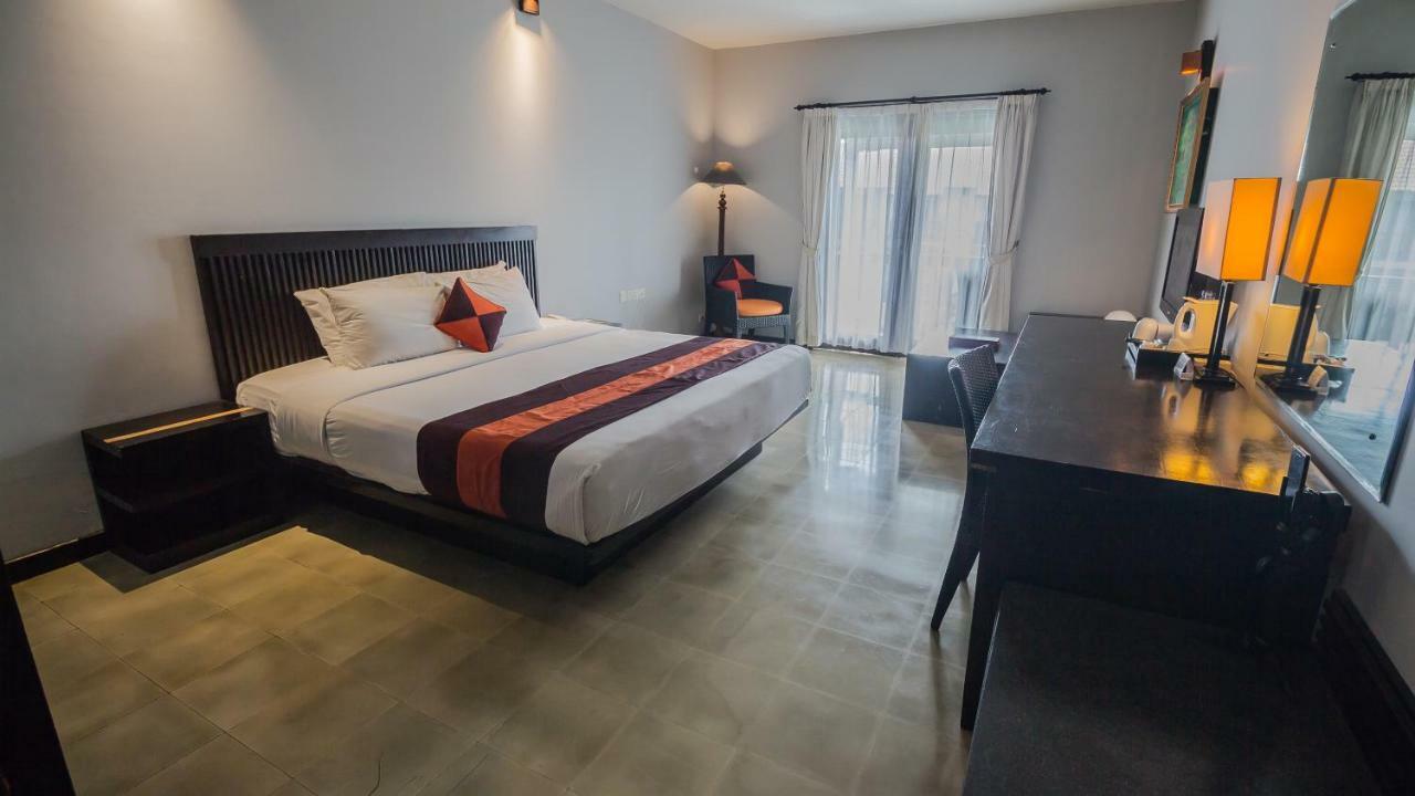 The Lokha Legian Resort & Spa Exterior photo