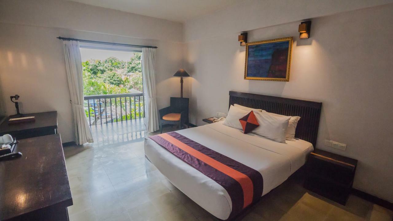 The Lokha Legian Resort & Spa Exterior photo