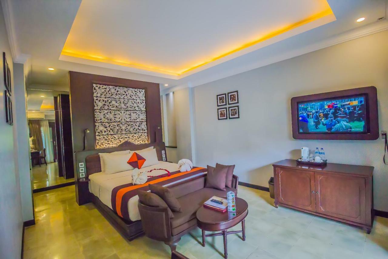 The Lokha Legian Resort & Spa Exterior photo