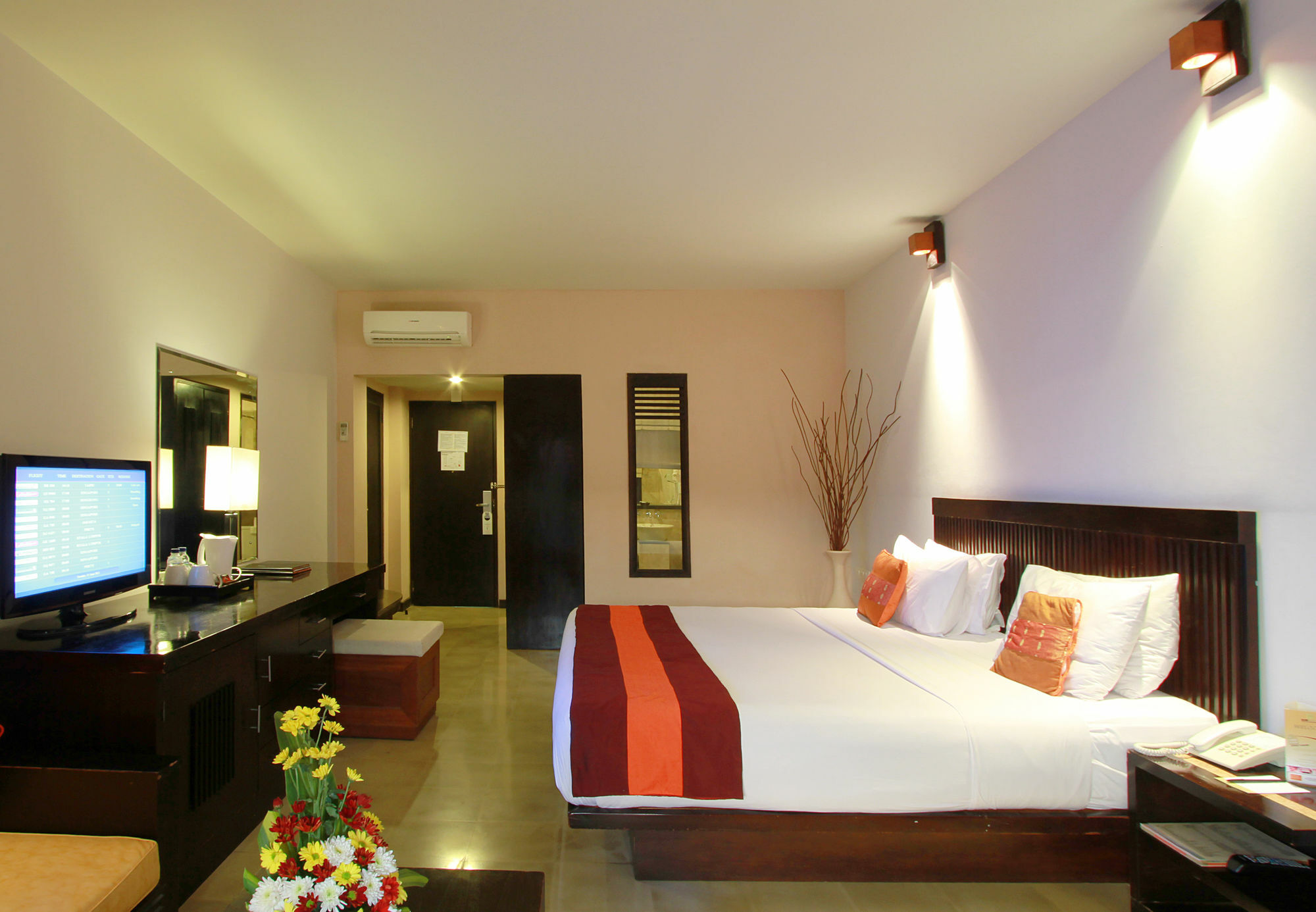 The Lokha Legian Resort & Spa Exterior photo