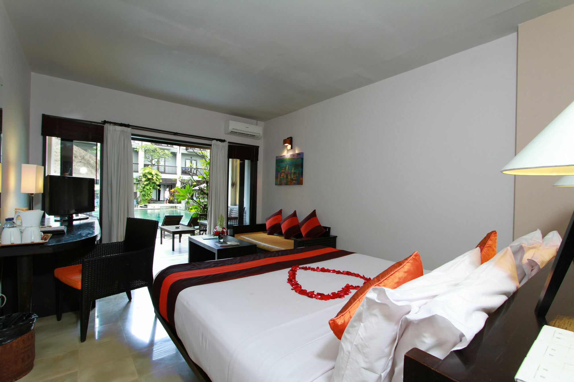The Lokha Legian Resort & Spa Exterior photo
