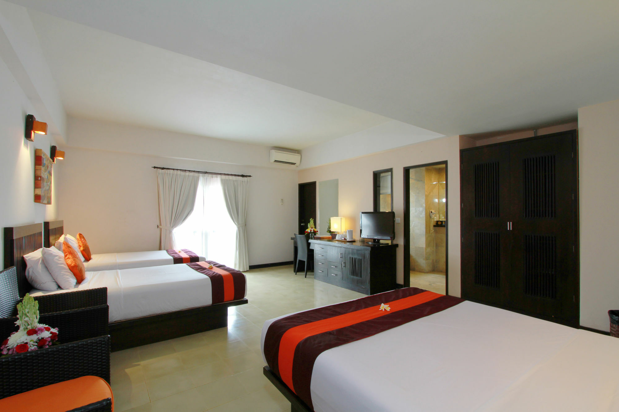 The Lokha Legian Resort & Spa Exterior photo