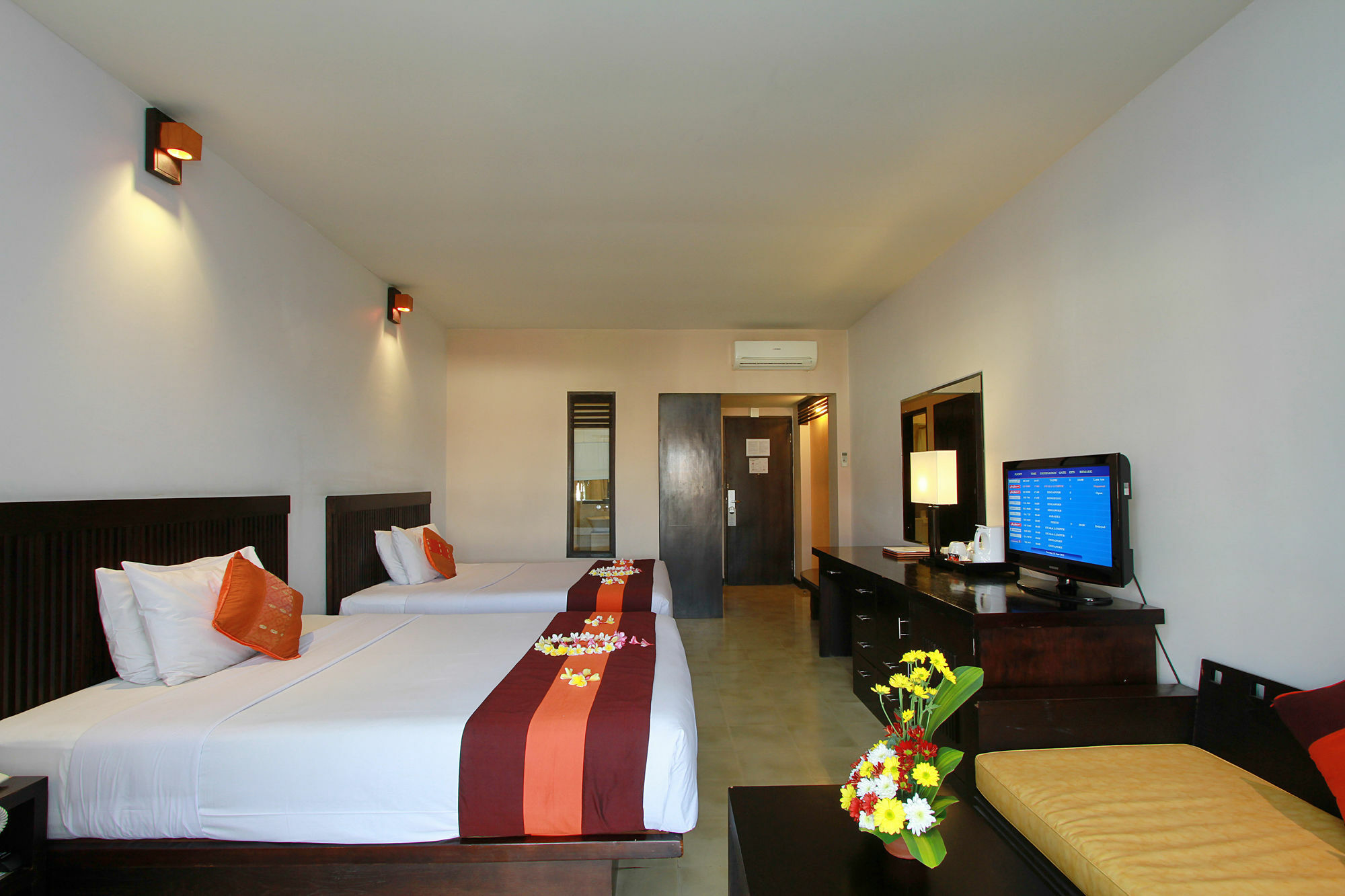 The Lokha Legian Resort & Spa Exterior photo