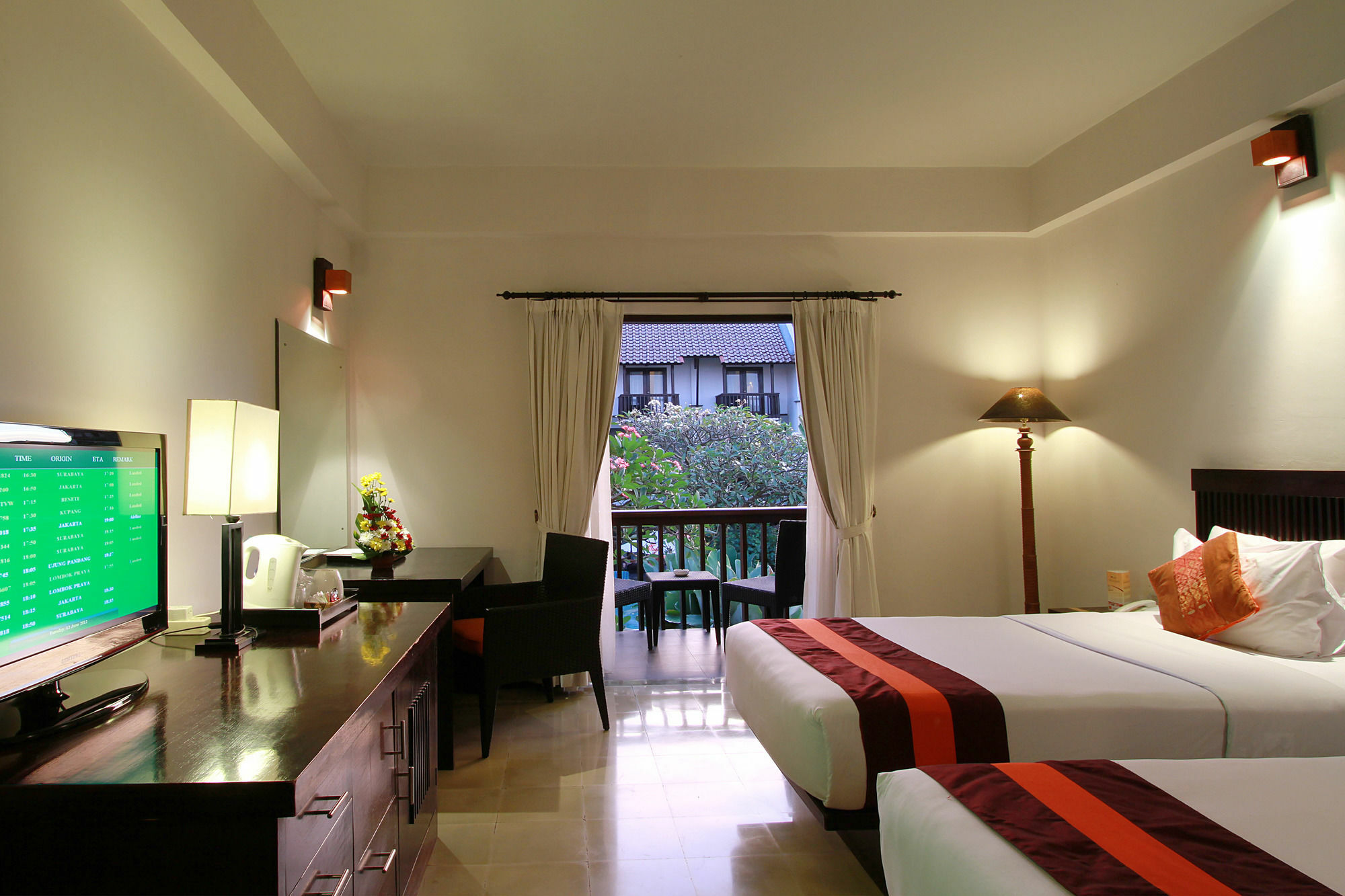 The Lokha Legian Resort & Spa Exterior photo