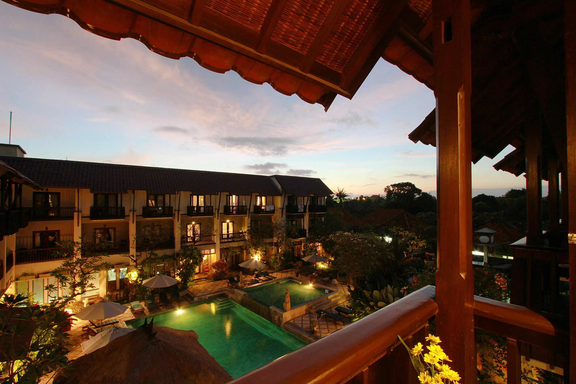 The Lokha Legian Resort & Spa Exterior photo